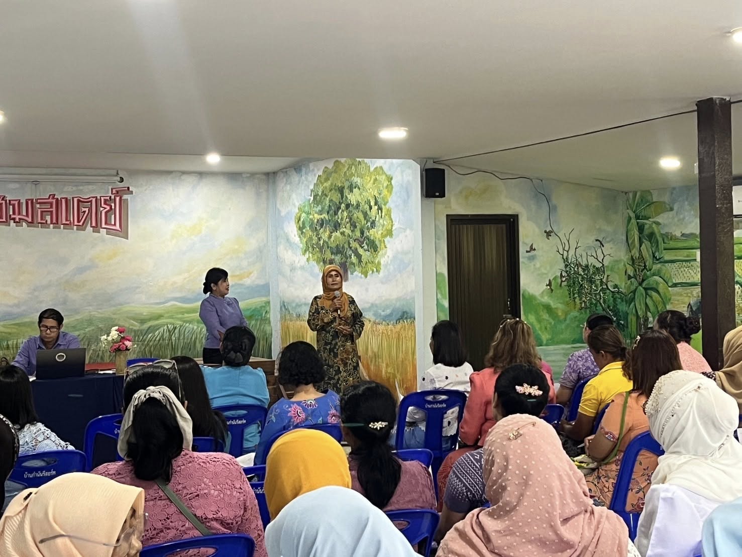 สพอ.อ่าวลึก จัดประชุมคณะทำงานขับเคลื่อนกองทุนพัฒนาสตรีตำบล/เทศบาล ระดับอำเภอ ครั้งที่ ๒/๒๕๖๘